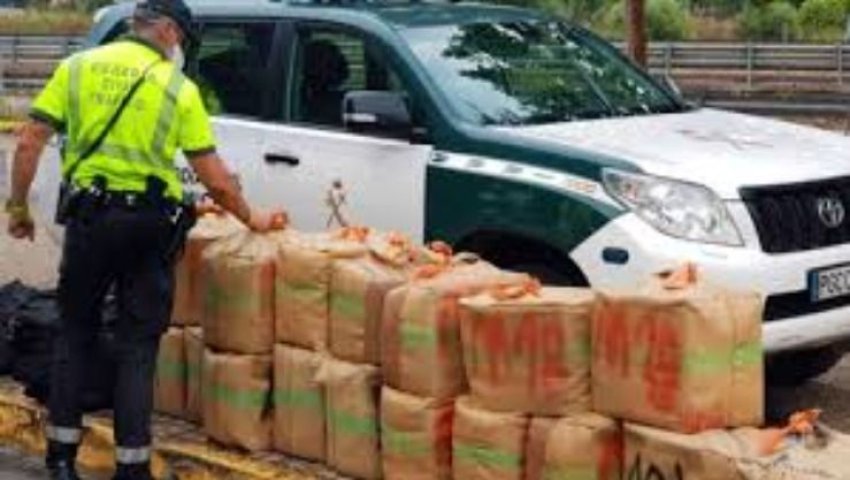 Espagne Saisie De 25 Tonnes De Haschich Dans Un Camion De Melons Venu