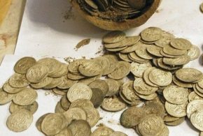 Oran : saisie de 25 pièces archéologiques et un individu arrêté